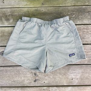 Patagonia women’s baggies shorts size M green